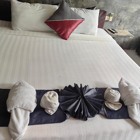 Keeree Loft Resort Thong Pha Phum Bagian luar foto