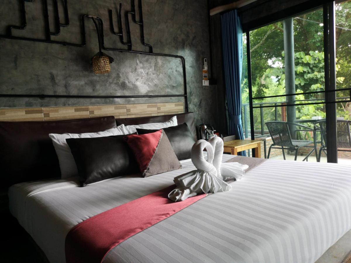 Keeree Loft Resort Thong Pha Phum Bagian luar foto