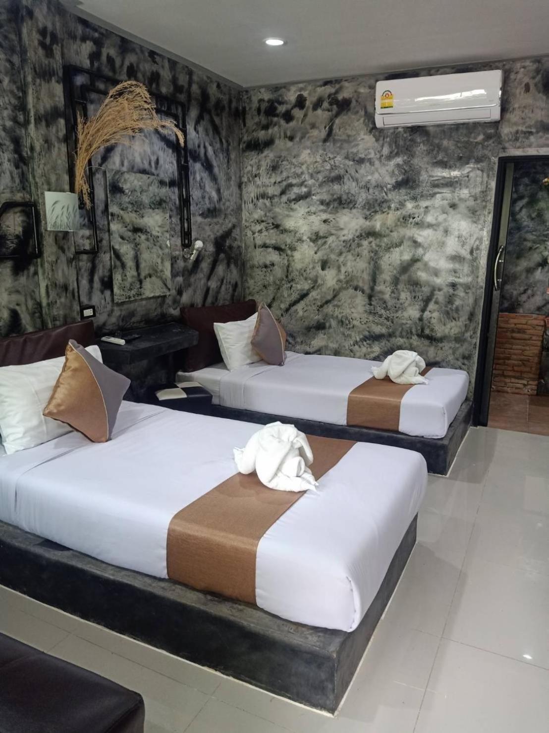 Keeree Loft Resort Thong Pha Phum Bagian luar foto