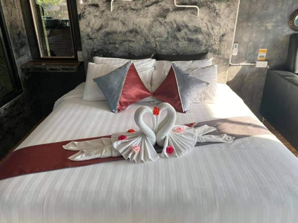 Keeree Loft Resort Thong Pha Phum Bagian luar foto