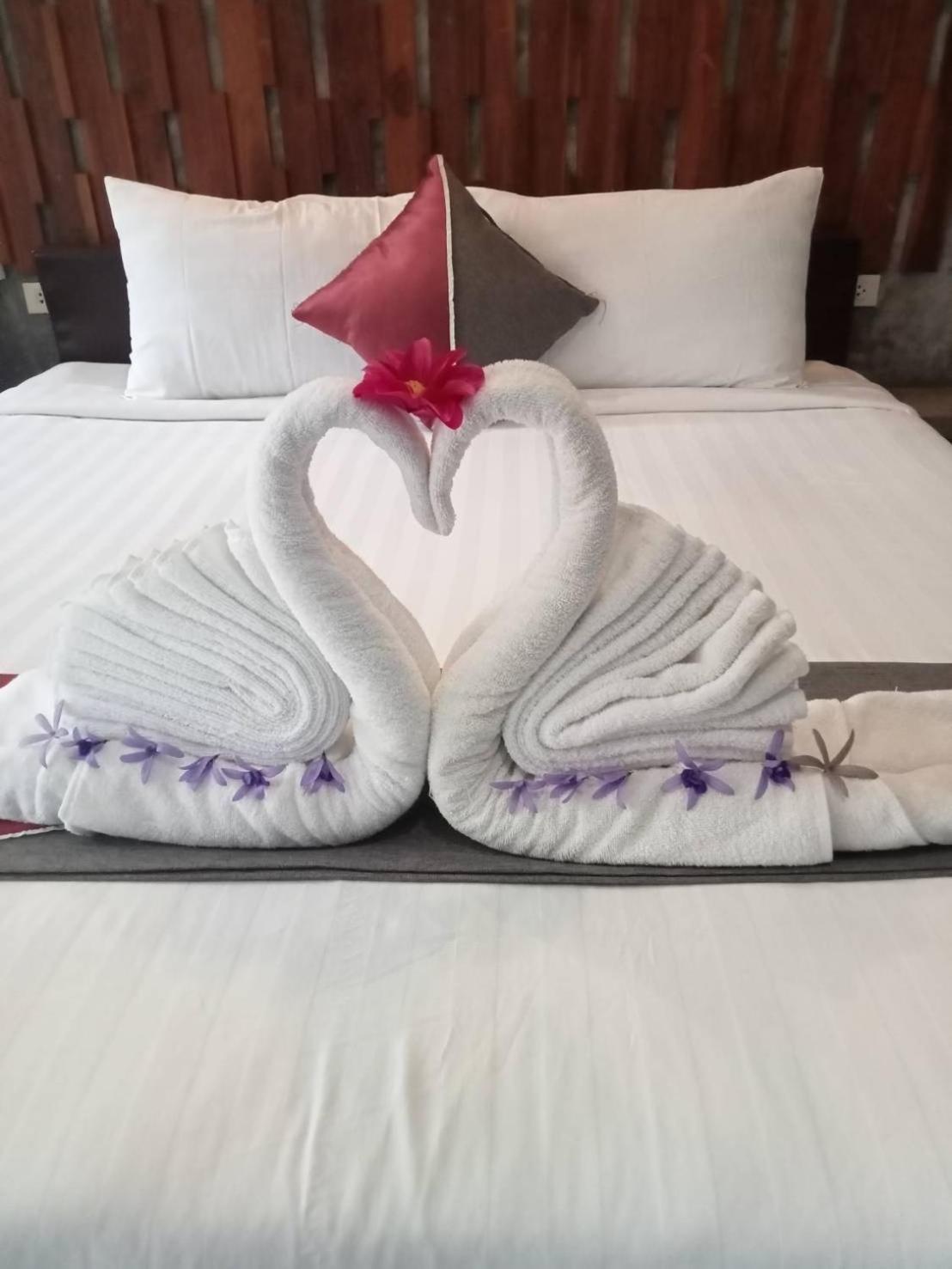 Keeree Loft Resort Thong Pha Phum Bagian luar foto