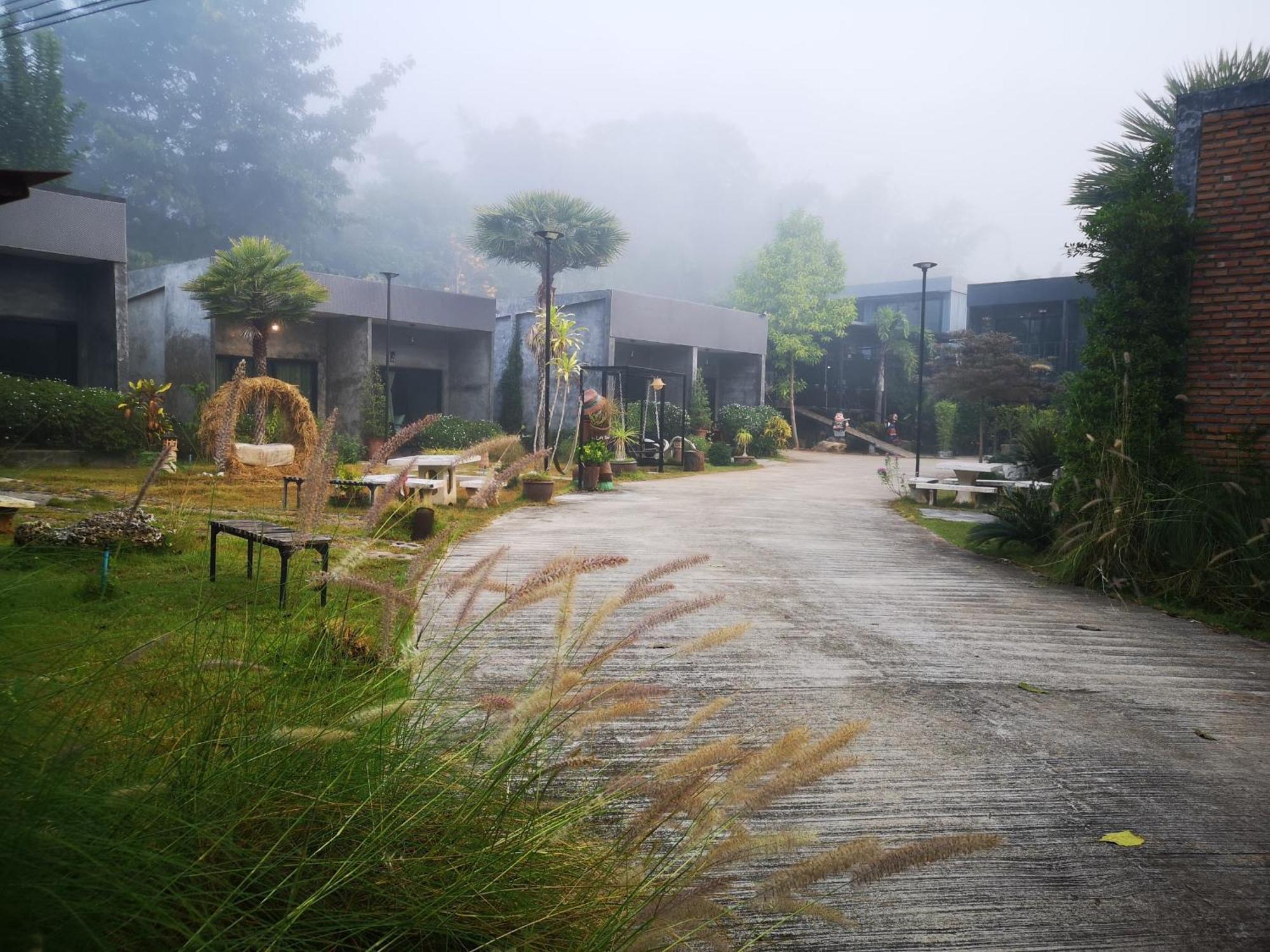 Keeree Loft Resort Thong Pha Phum Bagian luar foto