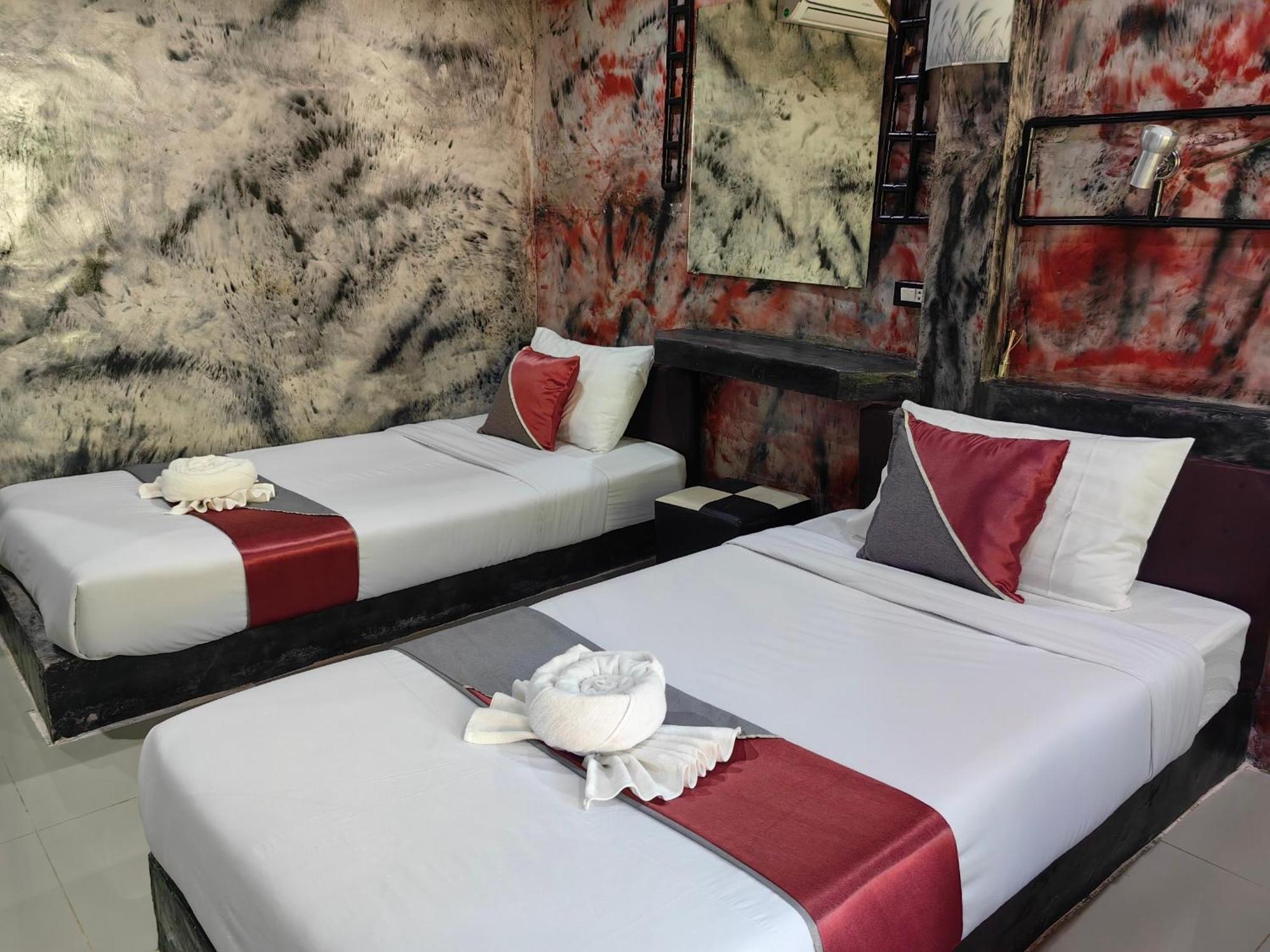 Keeree Loft Resort Thong Pha Phum Bagian luar foto
