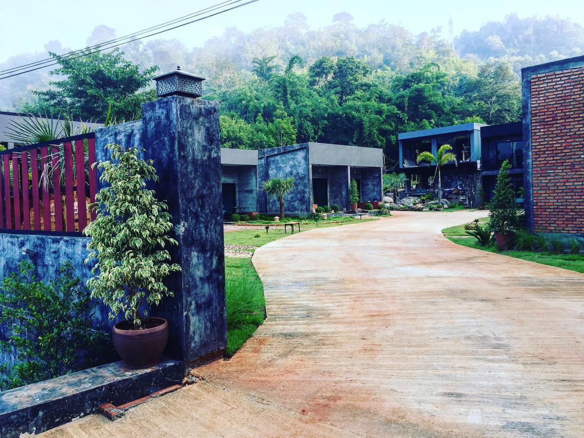 Keeree Loft Resort Thong Pha Phum Bagian luar foto