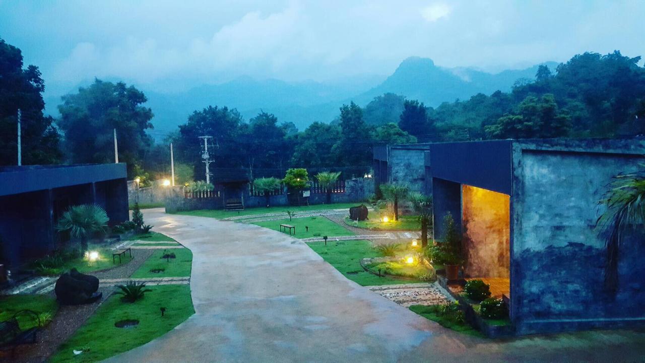 Keeree Loft Resort Thong Pha Phum Bagian luar foto