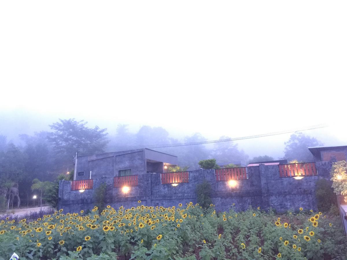 Keeree Loft Resort Thong Pha Phum Bagian luar foto