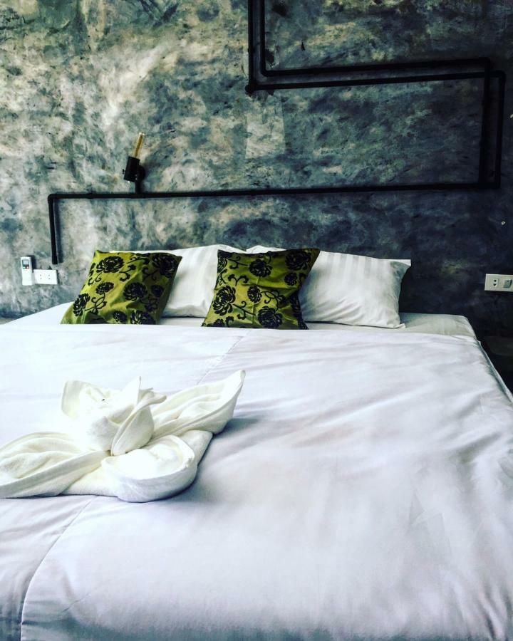Keeree Loft Resort Thong Pha Phum Bagian luar foto